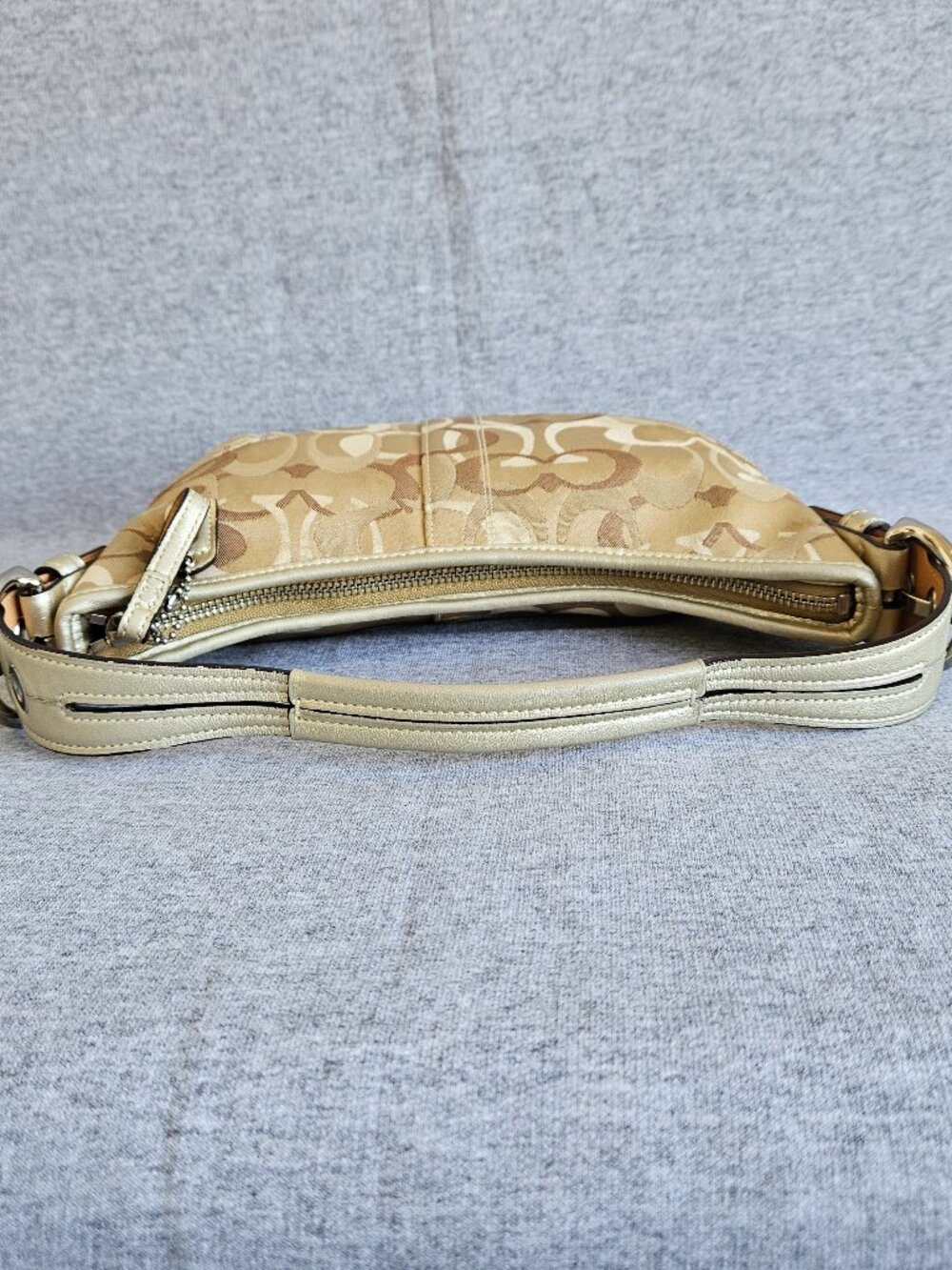 Coach Vintage Signature Small Soho Hobo Shoulder Bag Gold Metallic Optic C Y2K - Picture 8 of 16